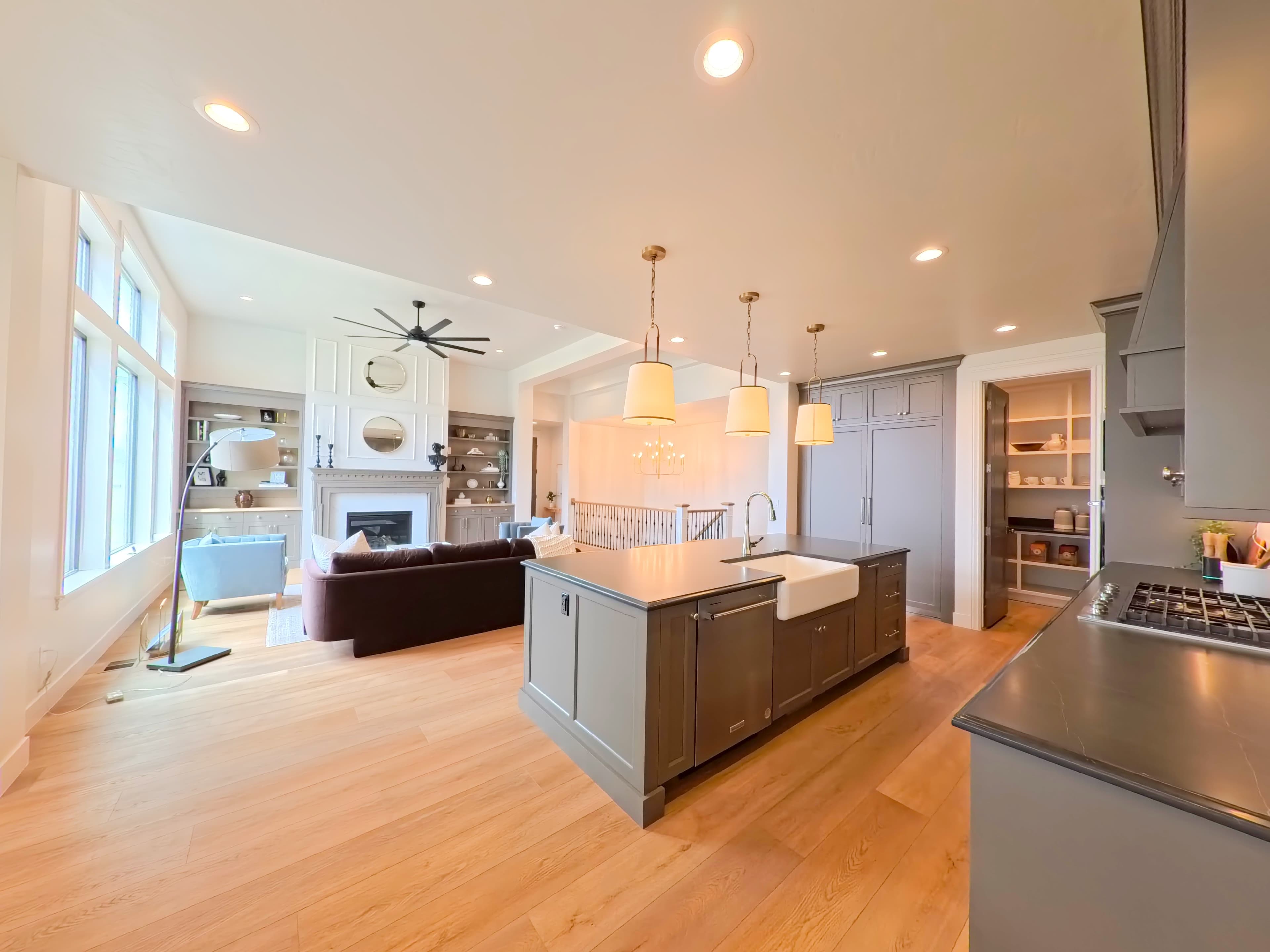 963 Louisa Dr